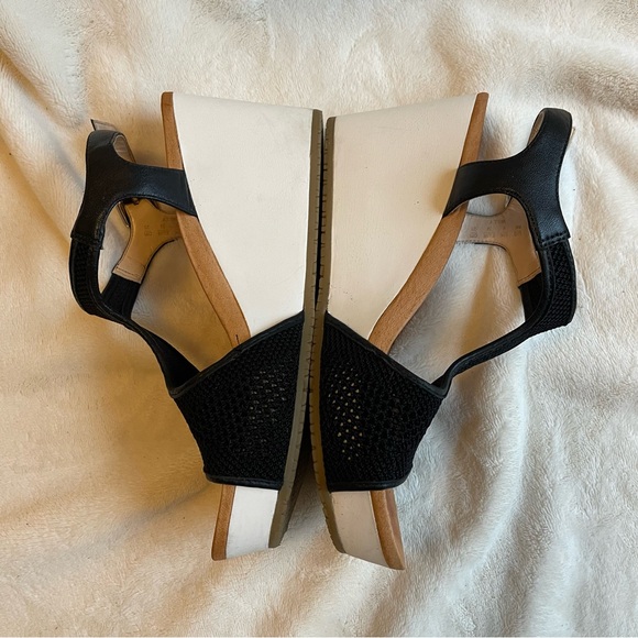 Dr. Scholl’s Wiley Wedge Sandals - Black Mesh T-Strap Platform Sporty Chic - Picture 4 of 9